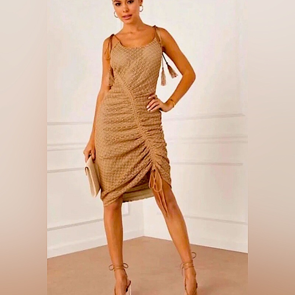 Vici taupe ruched crochet style dress w/ adj length & tassel ties NEW RE $80+🎉